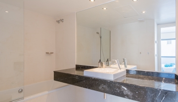 Resa Estates Ibiza for sale te koop apartment views Botafoch Talamanca bathroom 1.jpg
